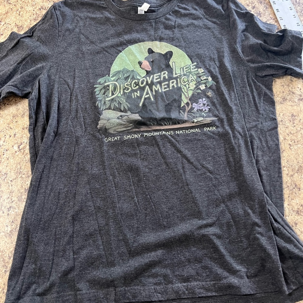 Great Smoky Mountains National Park Discover Life in America Bear Graphic Tee